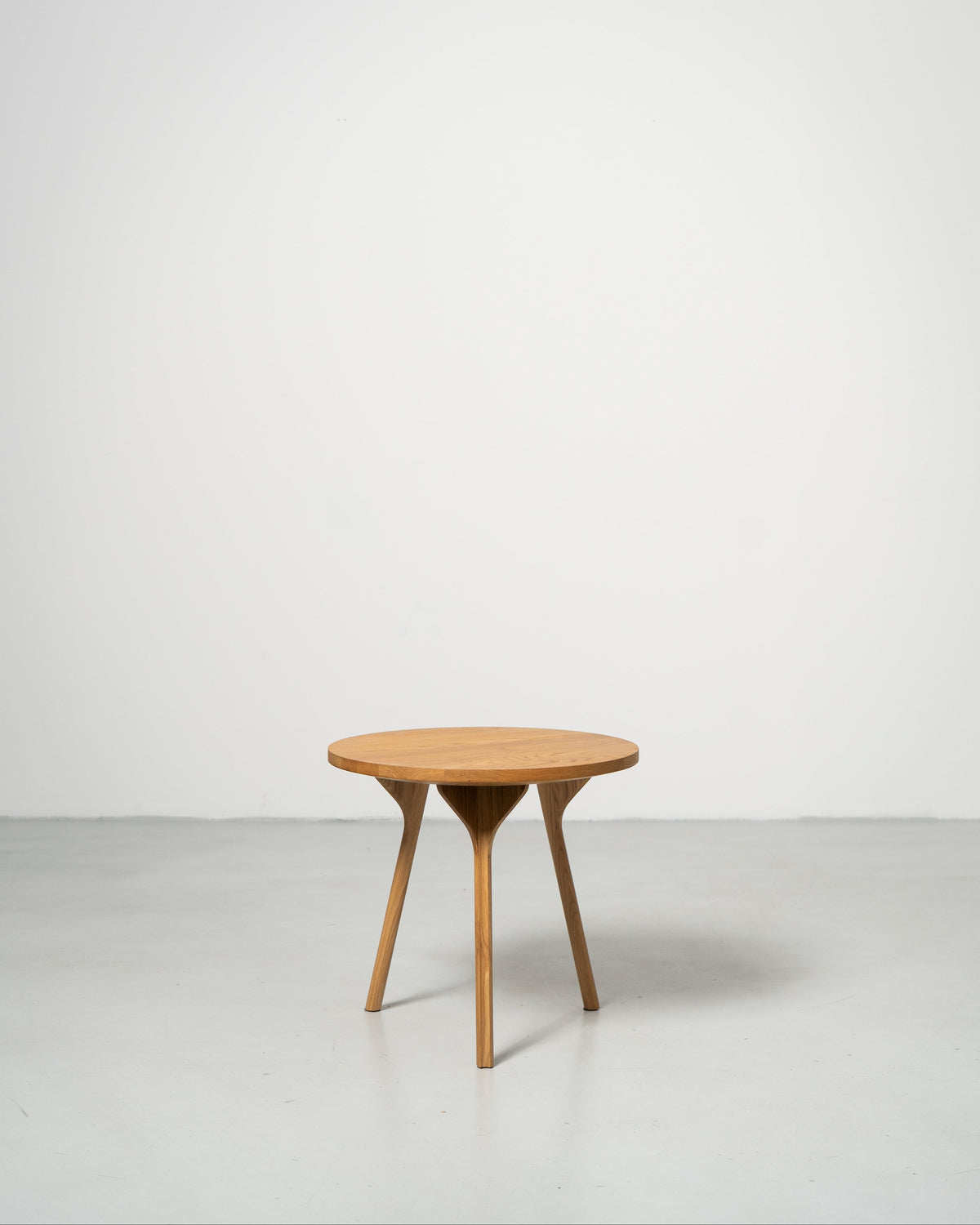 PH Circle Table Lounge by Poul Henningsen, Danish design classic (1937)
Wooden side table