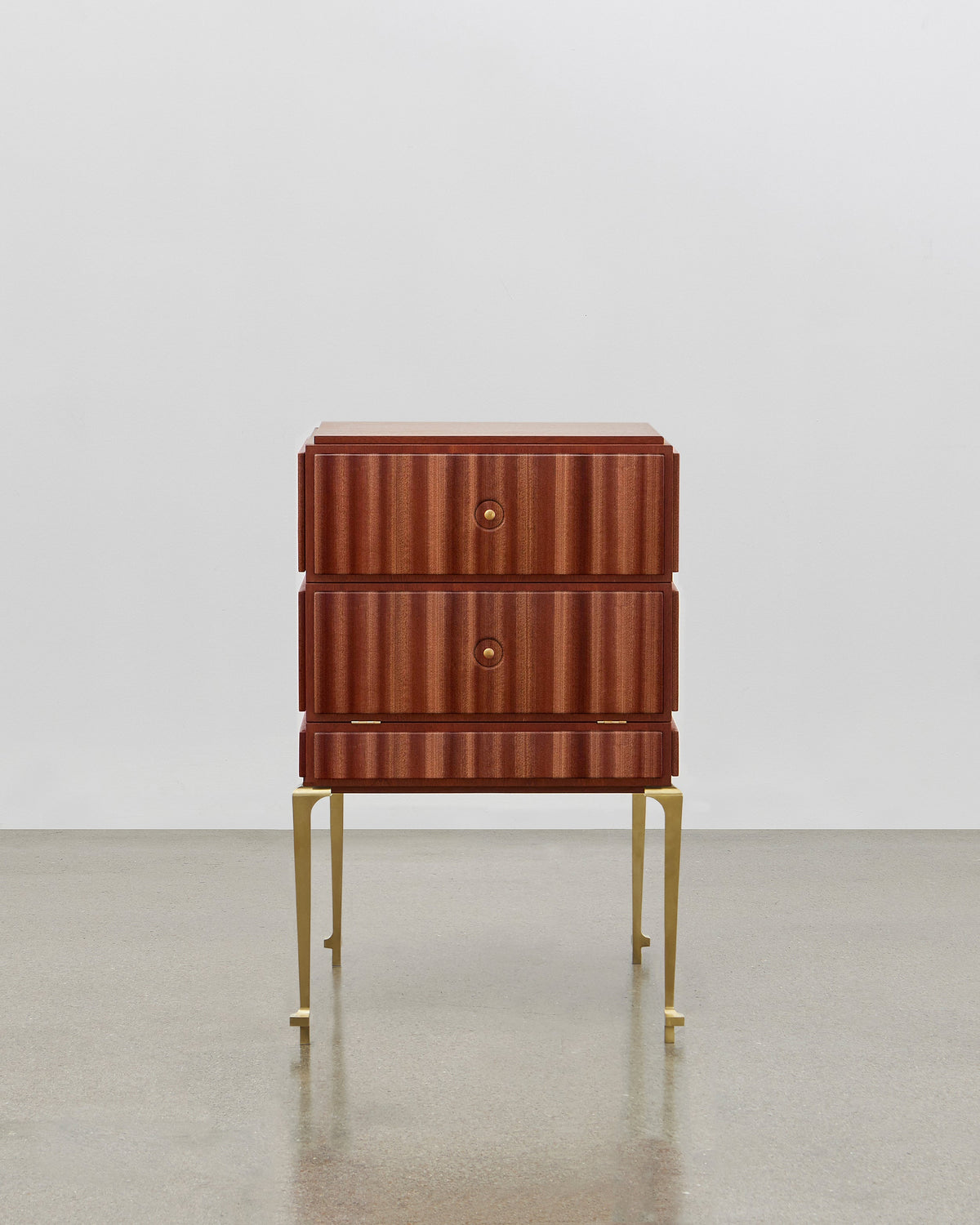 PH Small Drawer Chest by Poul Henningsen, Danish design classic (1930s) A small mahogany wooden drawer chest with brass legs 